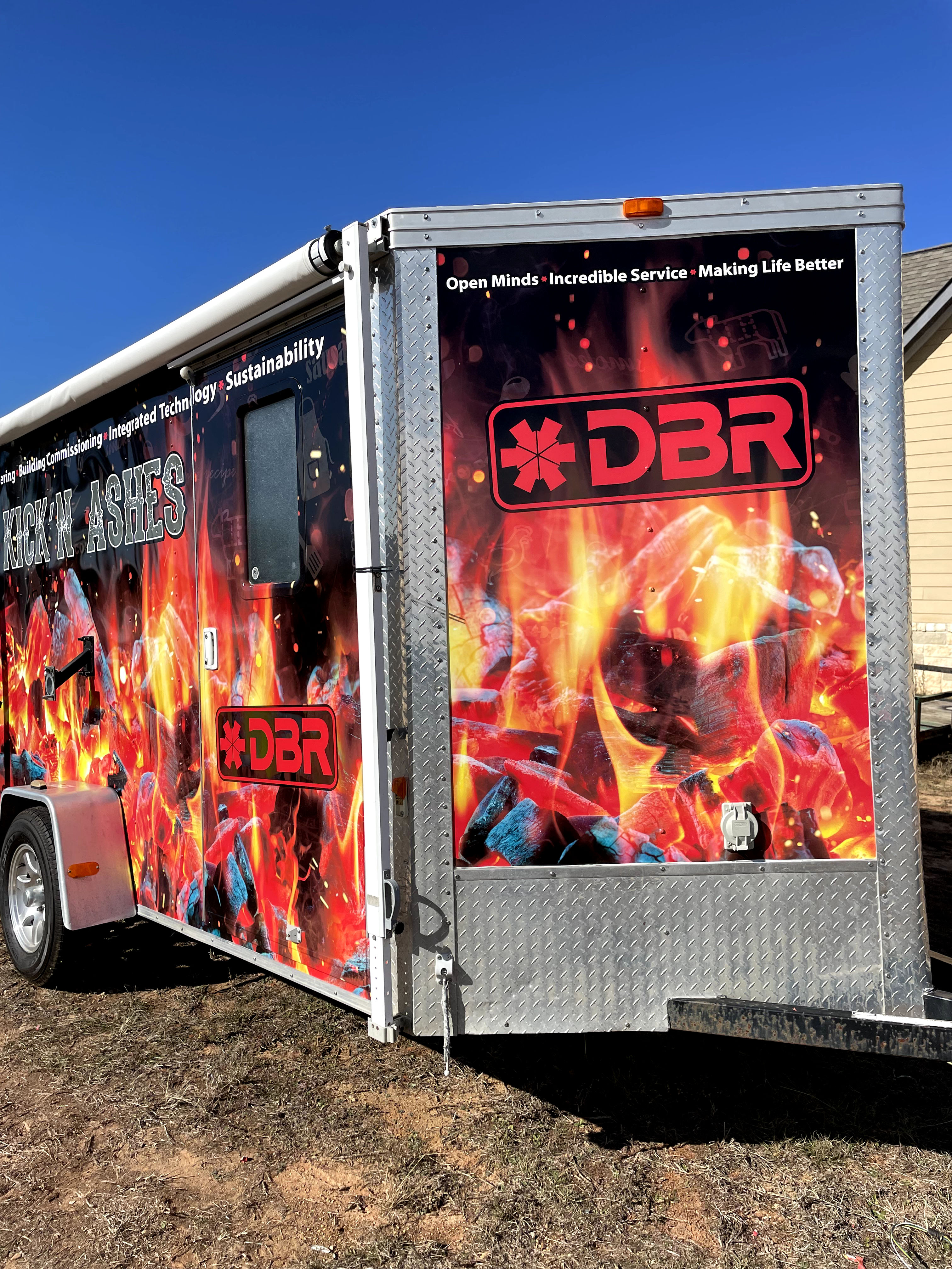 Vehicle graphics on trailer